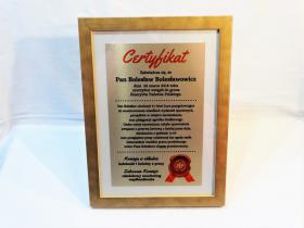 Dyplom szklany w ramie z blaszką - certyfikat
