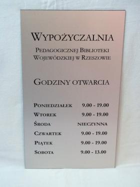 Tablica informacyjna grawerowana z laminatu 20 x 35 cm.